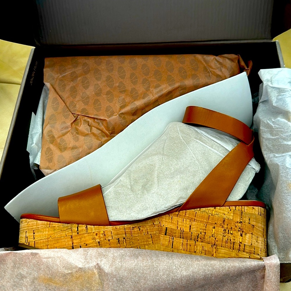 NIB Franco Sarto Presley platforms in Luggage leather Sz 9.5M